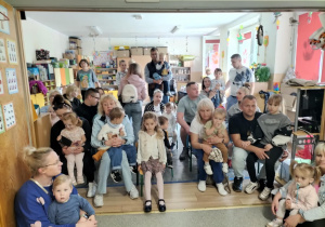Pokaz baniek mydlanych - widownia.