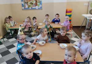 Poczęstunek urodzinowy.