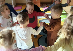 Zabawy taneczne z jubilatem.