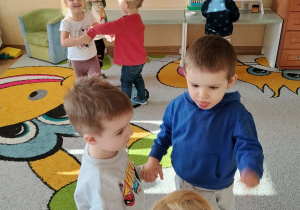 Zabawy taneczne z jubilatem.