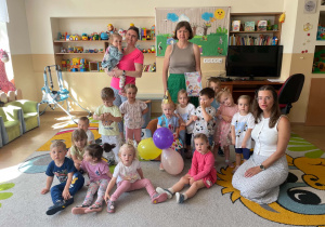 Zdjęcie grupowe z jubilatką.