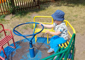 Dzieci świętują Dzień Dziecka.